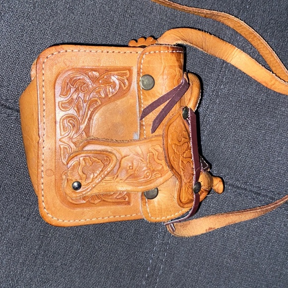 Vintage 1970’s  leather tooled saddle bag purse - Picture 4 of 8